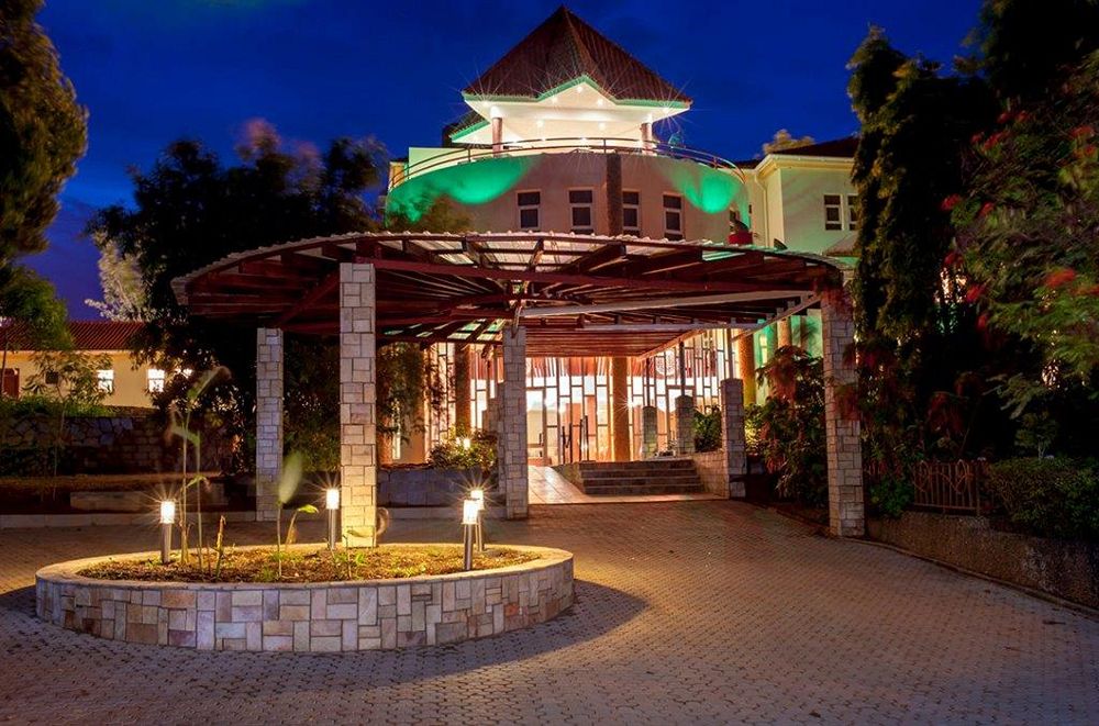 Lake Heights Hotel Entebbe image 1
